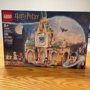 Harry Potter Hogwarts Hospital Wing Lego 76398. 510 pieces